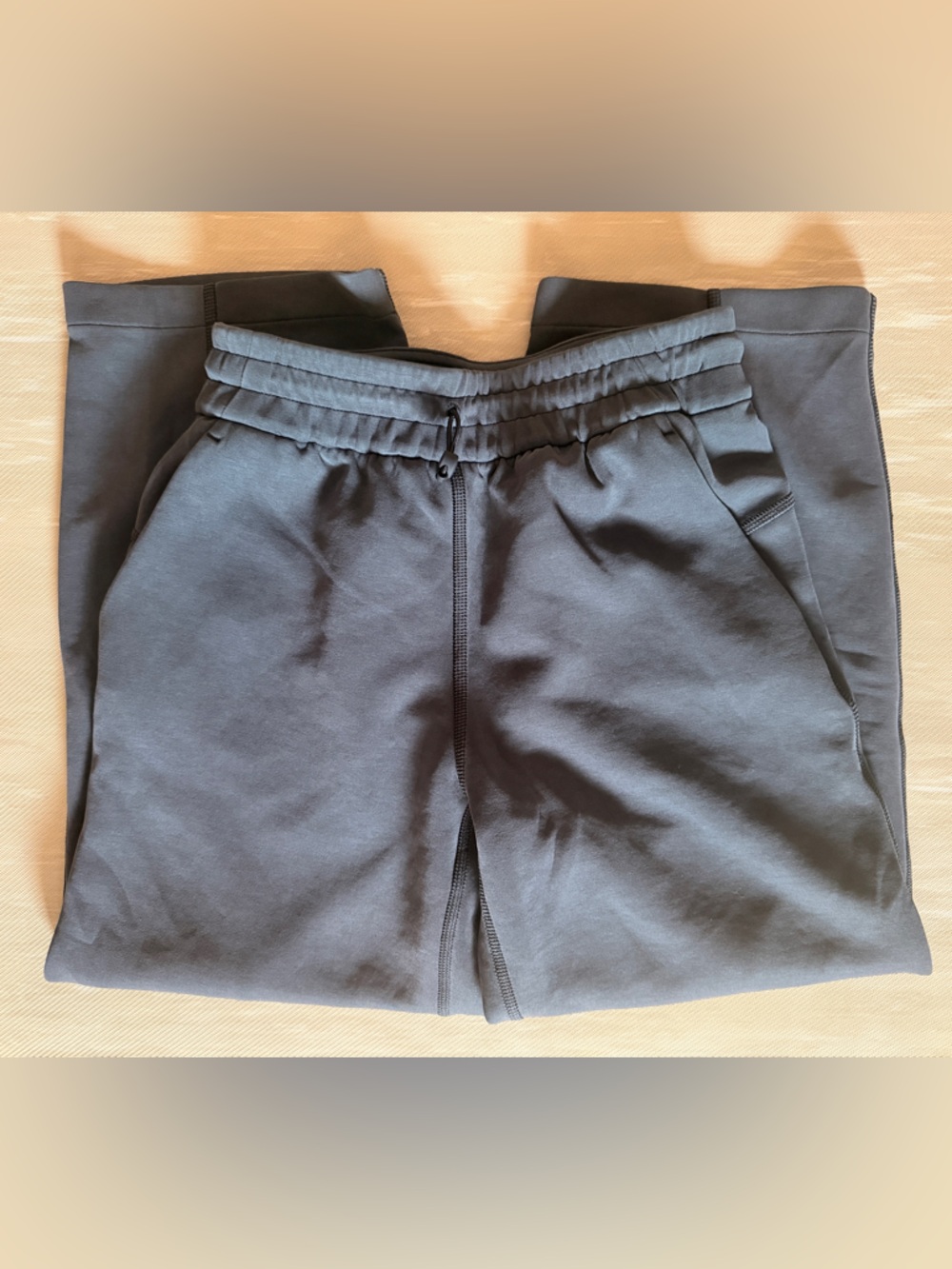 Lululemon Softstreme cropped pants size 2